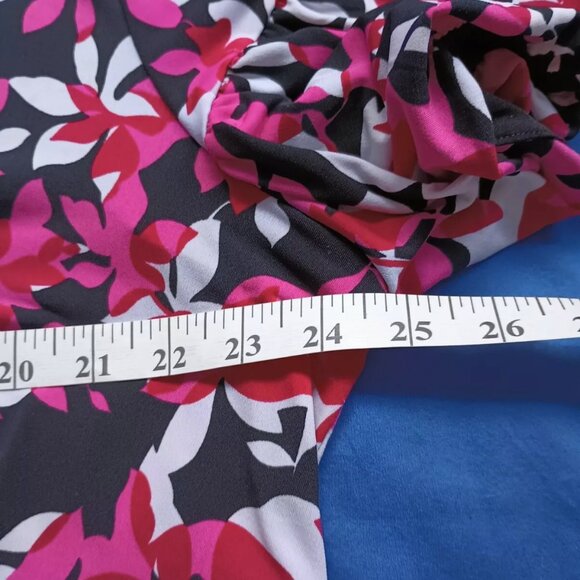 Bay Studio Plus 1x Pink & Black Floral Blouse V-Neck 20/22W - Picture 7 of 9